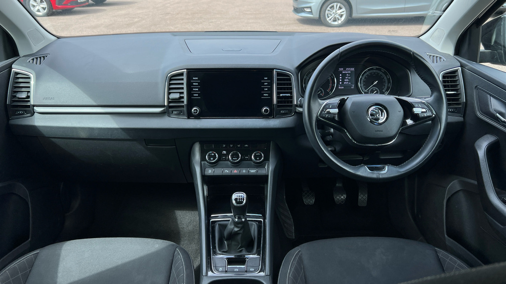 Skoda Karoq Se L White #12