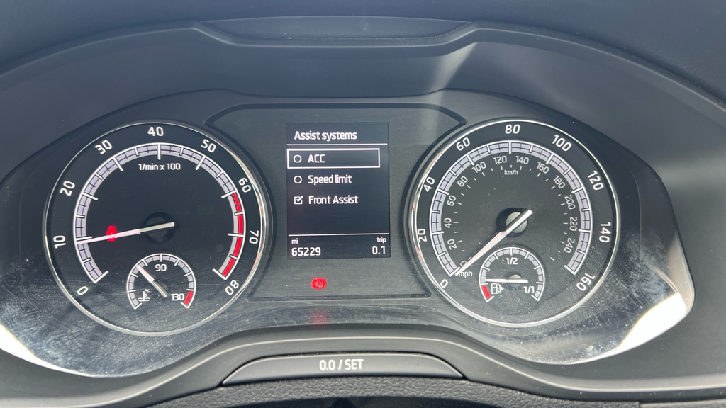 Skoda Karoq Se L White #37