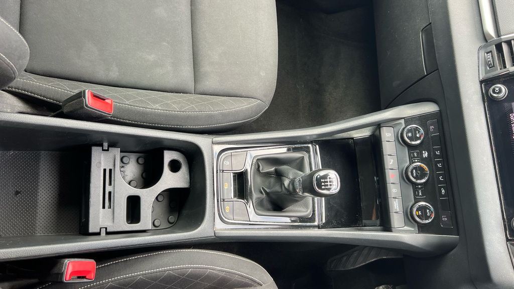 Skoda Karoq Se L White #30