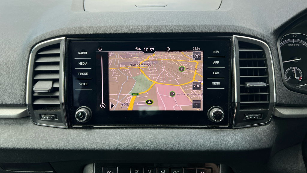 Skoda Karoq Se L White #17