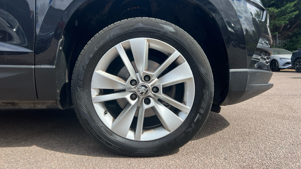 Skoda Karoq Se L White #27