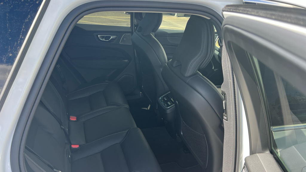 Volvo XC60 Volvo Xc60 Plus Black Edition Black #21