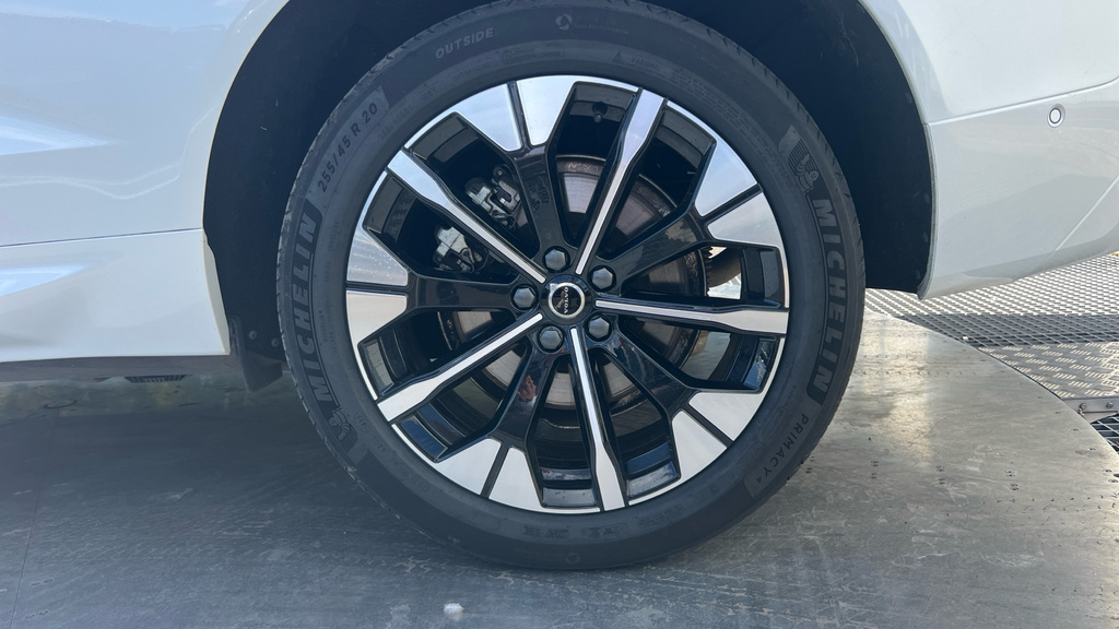 Volvo XC60 Volvo Xc60 Plus Black Edition Black #19