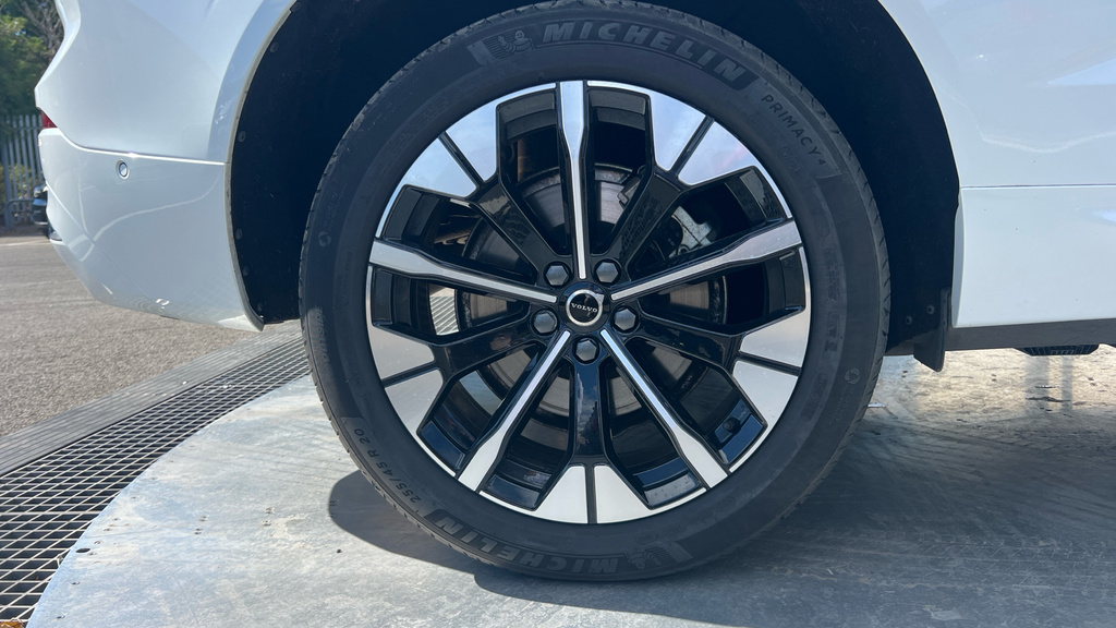Volvo XC60 Volvo Xc60 Plus Black Edition Black #18