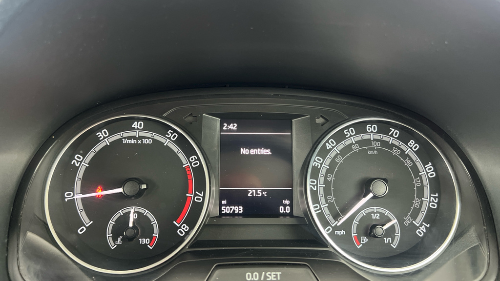 Skoda Fabia 1.0 Mpi Colour Edition Red #18