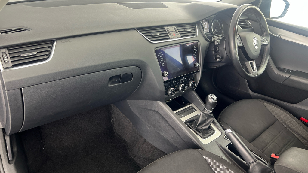 Skoda Octavia 1.0 Tsi Se Drive Black #10