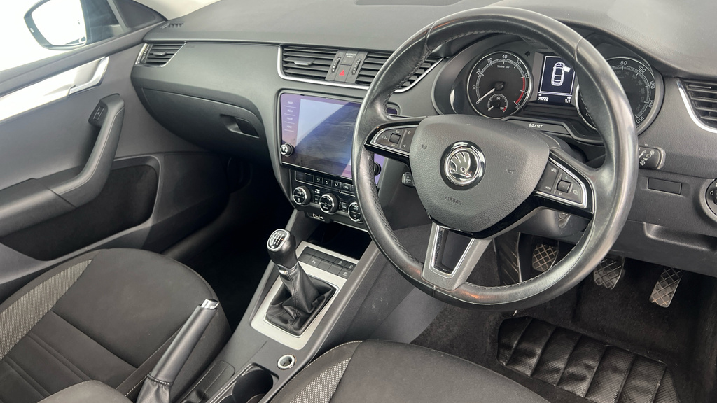 Skoda Octavia 1.0 Tsi Se Drive Black #9