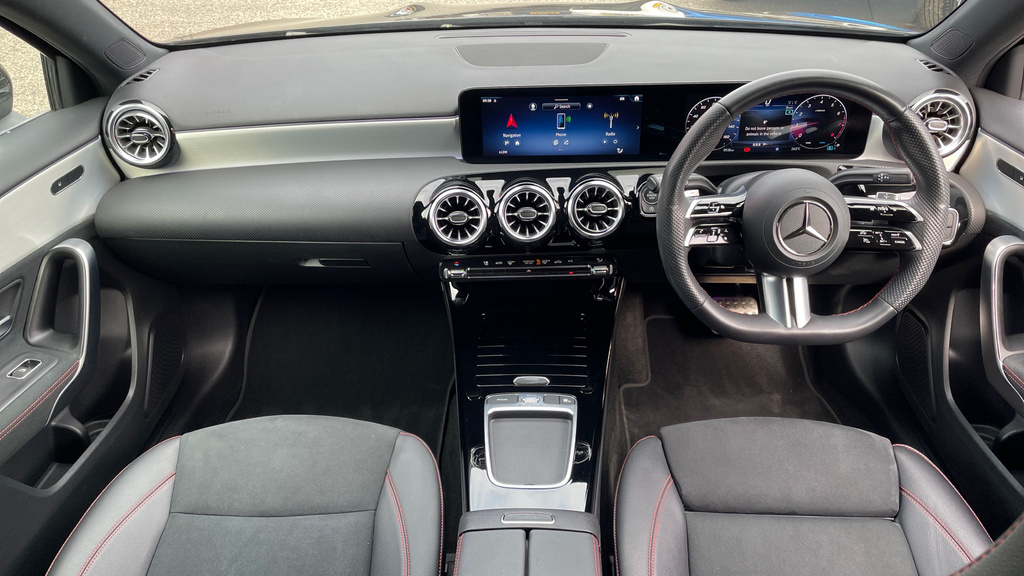 Mercedes-Benz A Class A180 Amg Line Executive Red #14