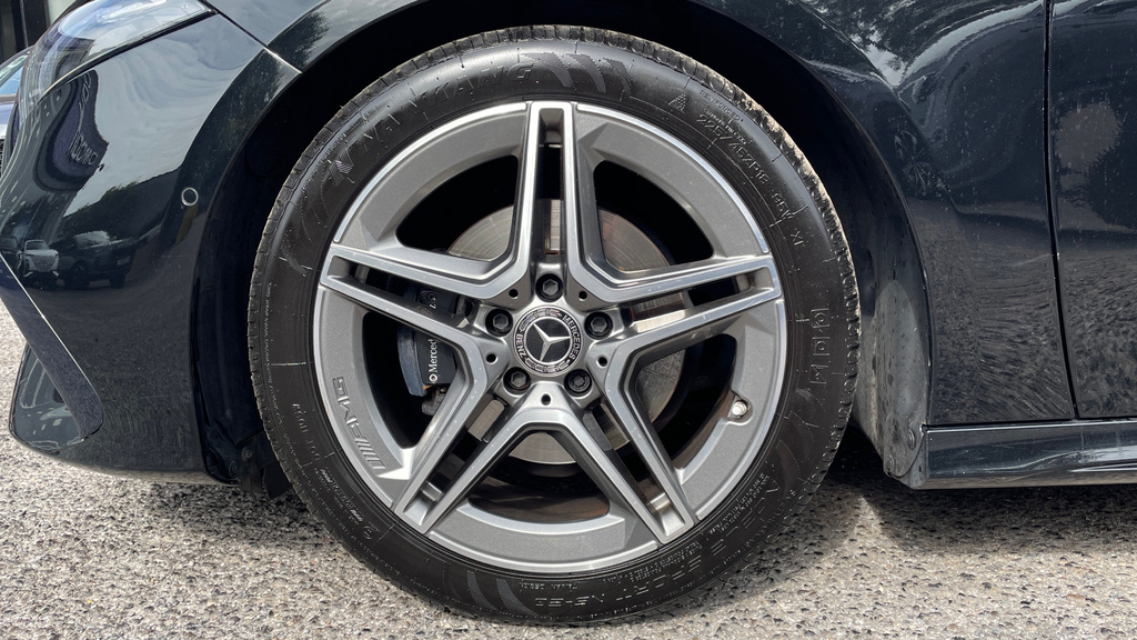 Mercedes-Benz A Class A180 Amg Line Executive Red #29