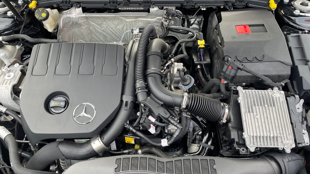 Mercedes-Benz A Class A180 Amg Line Executive Red #28