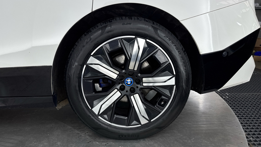 BMW iX IX Xdrive40 M Sport Edition Black #20