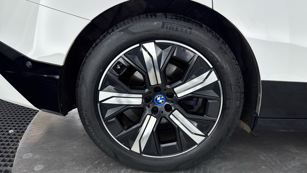 BMW iX IX Xdrive40 M Sport Edition Black #17