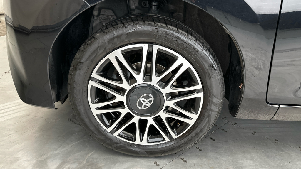 Toyota Aygo X X-play Black #21
