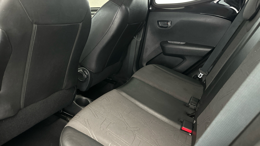 Toyota Aygo X X-play Black #18