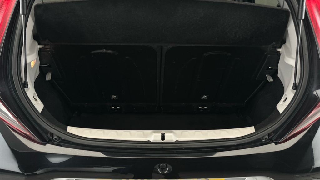 Toyota Aygo X X-play Black #19