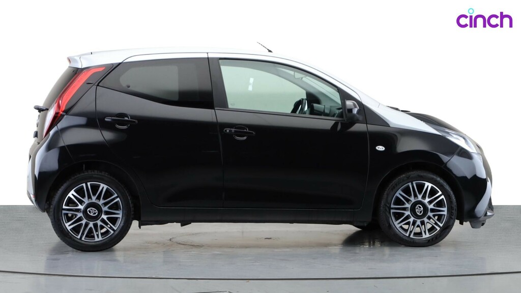 Toyota Aygo X X-play Black #2