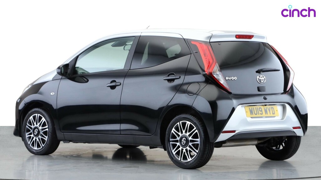 Toyota Aygo X X-play Black #5