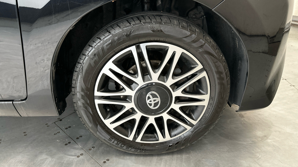 Toyota Aygo X X-play Black #24