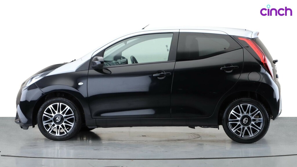 Toyota Aygo X X-play Black #6