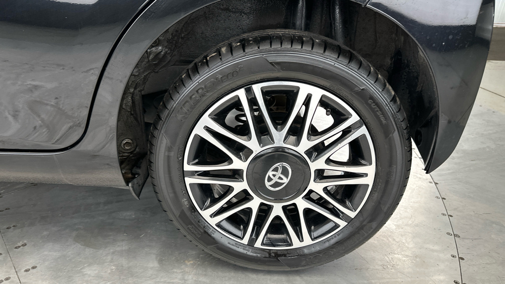 Toyota Aygo X X-play Black #22