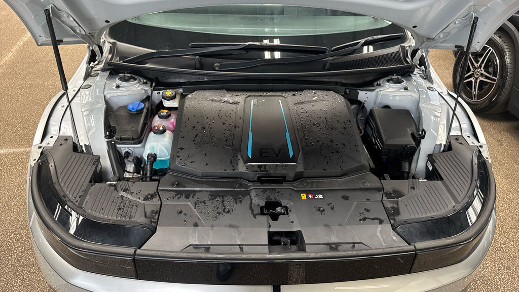 Hyundai Ioniq 5 Hatchback Green #16