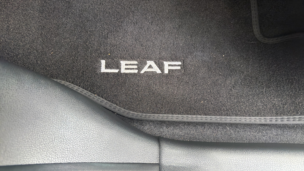 Nissan Leaf 40Kwh N-connecta Hatchback 150 Red #48