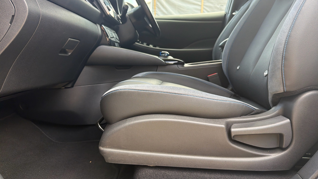 Nissan Leaf 40Kwh N-connecta Hatchback 150 Red #49