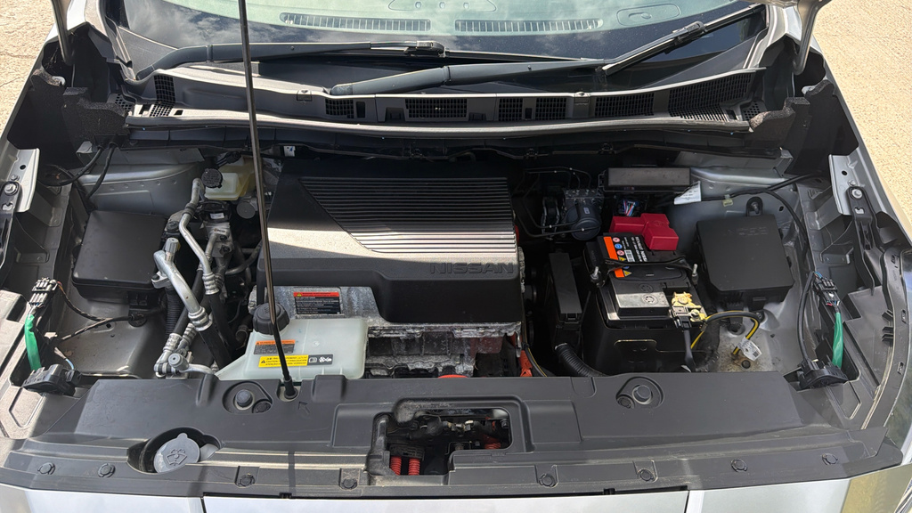 Nissan Leaf 40Kwh N-connecta Hatchback 150 Red #24