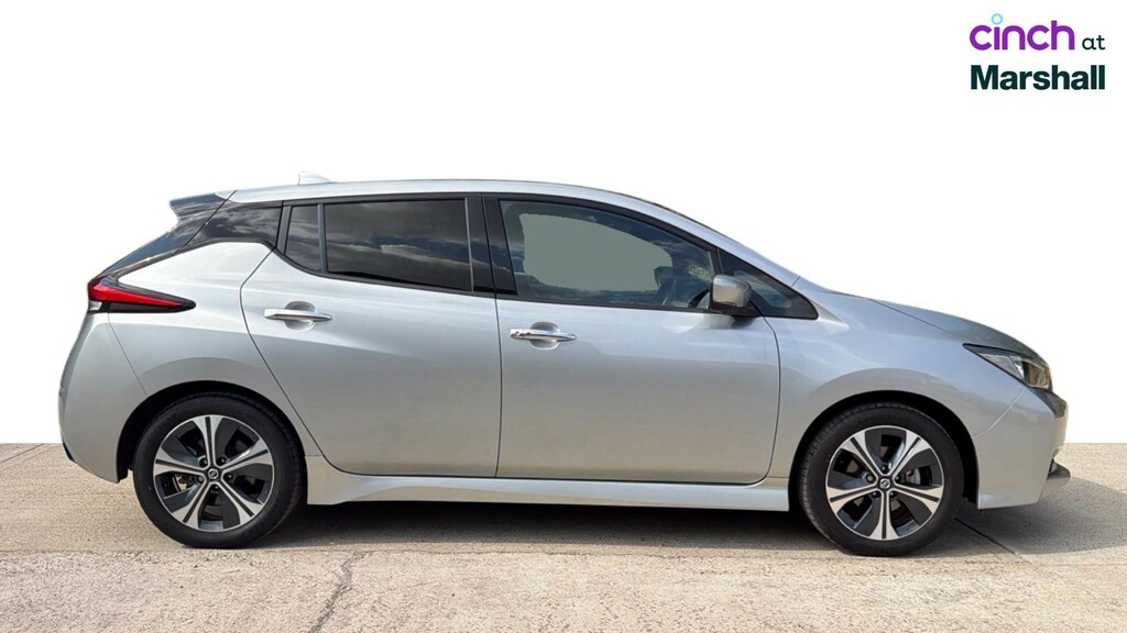 Nissan Leaf 40Kwh N-connecta Hatchback 150 Red #2