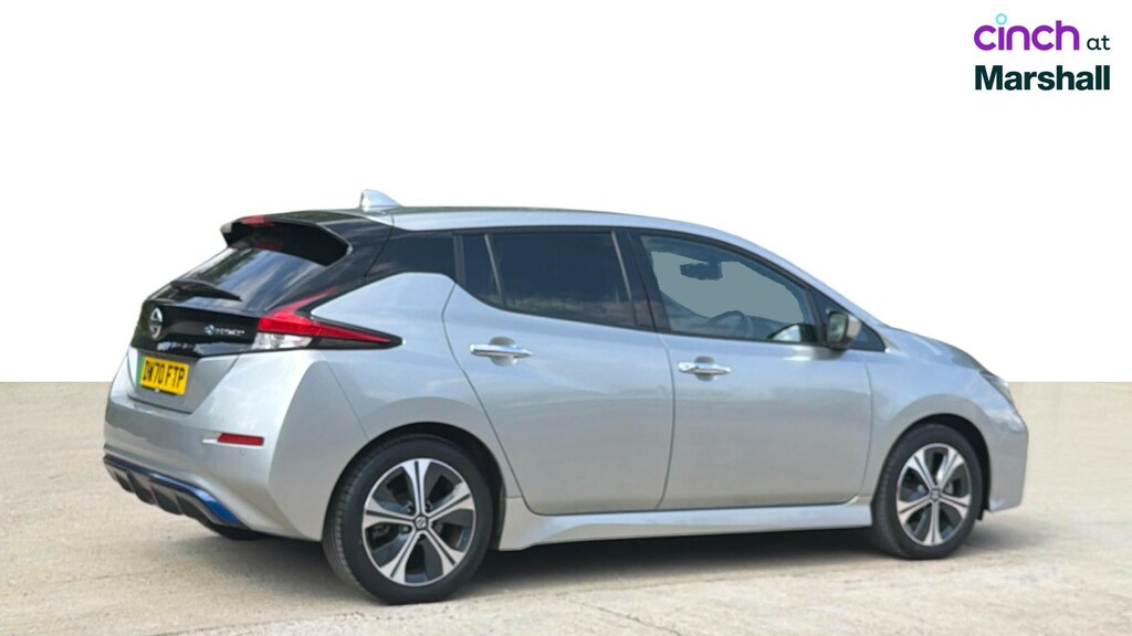 Nissan Leaf 40Kwh N-connecta Hatchback 150 Red #3