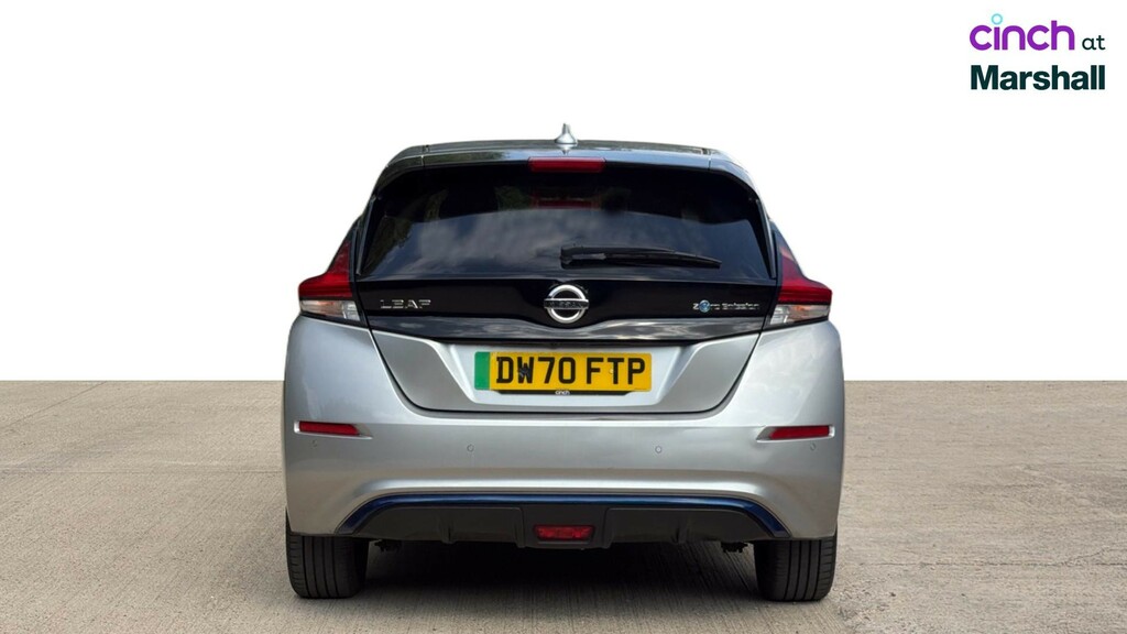 Nissan Leaf 40Kwh N-connecta Hatchback 150 Red #4