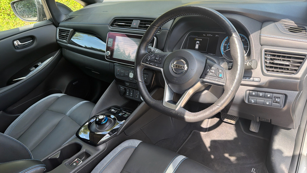 Nissan Leaf 40Kwh N-connecta Hatchback 150 Red #9