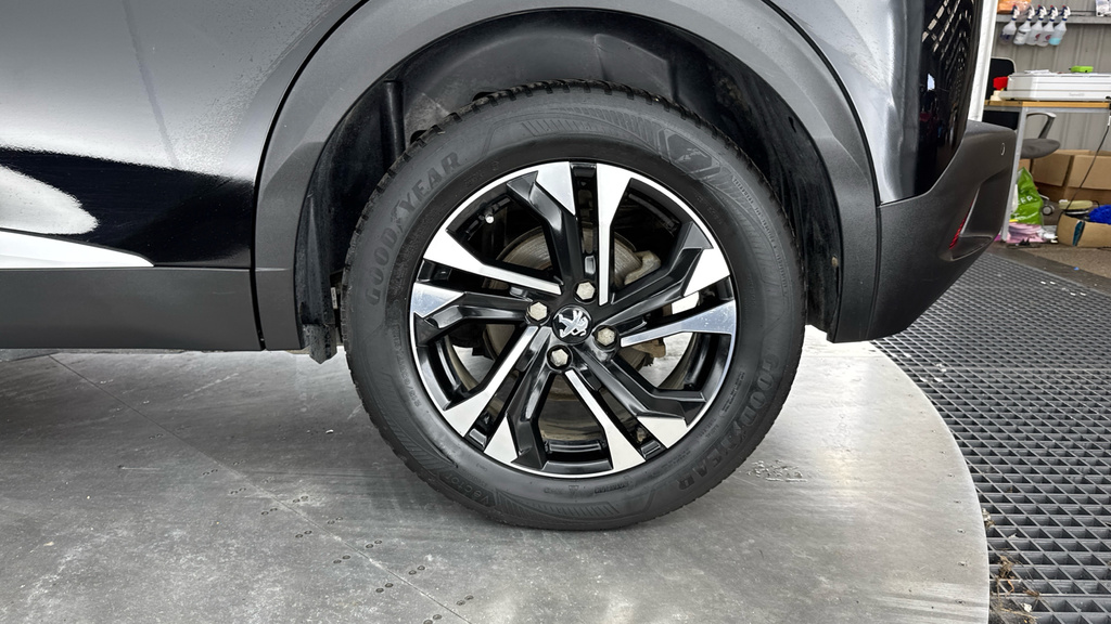 Peugeot e-2008 100Kw Active Premium 50Kwh Black #20