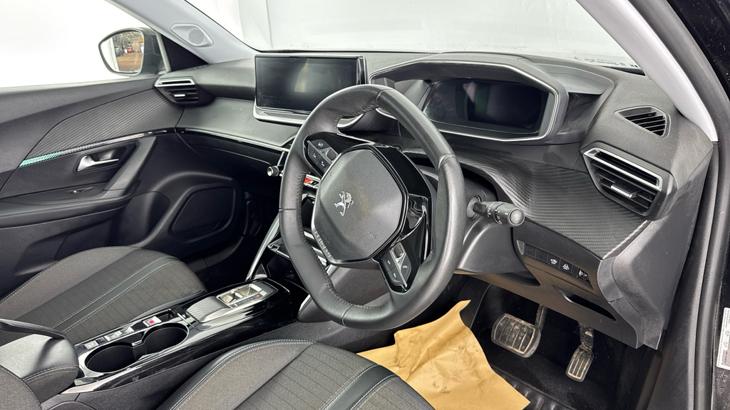 Peugeot e-2008 100Kw Active Premium 50Kwh Black #9