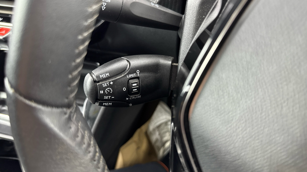 Peugeot e-2008 100Kw Active Premium 50Kwh Black #23
