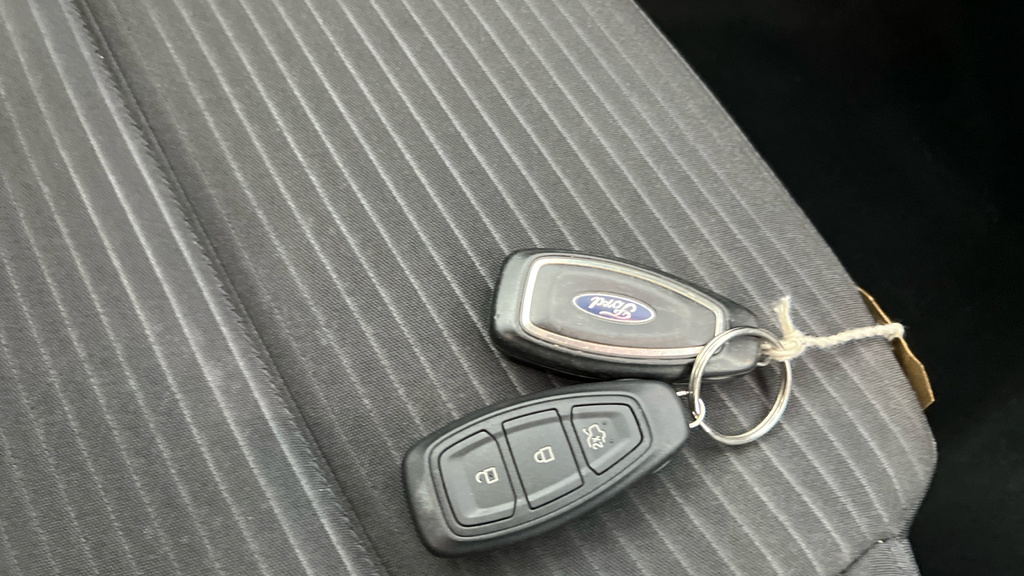 Ford Focus 1.5 Ecoblue Titanium X Estate Eu Red #28