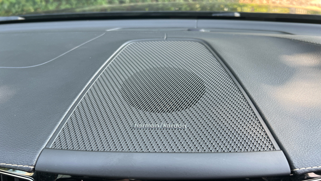 Volvo XC60 T5 Momentum Pro Red #32