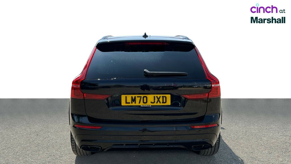 Volvo XC60 T5 Momentum Pro Red #4