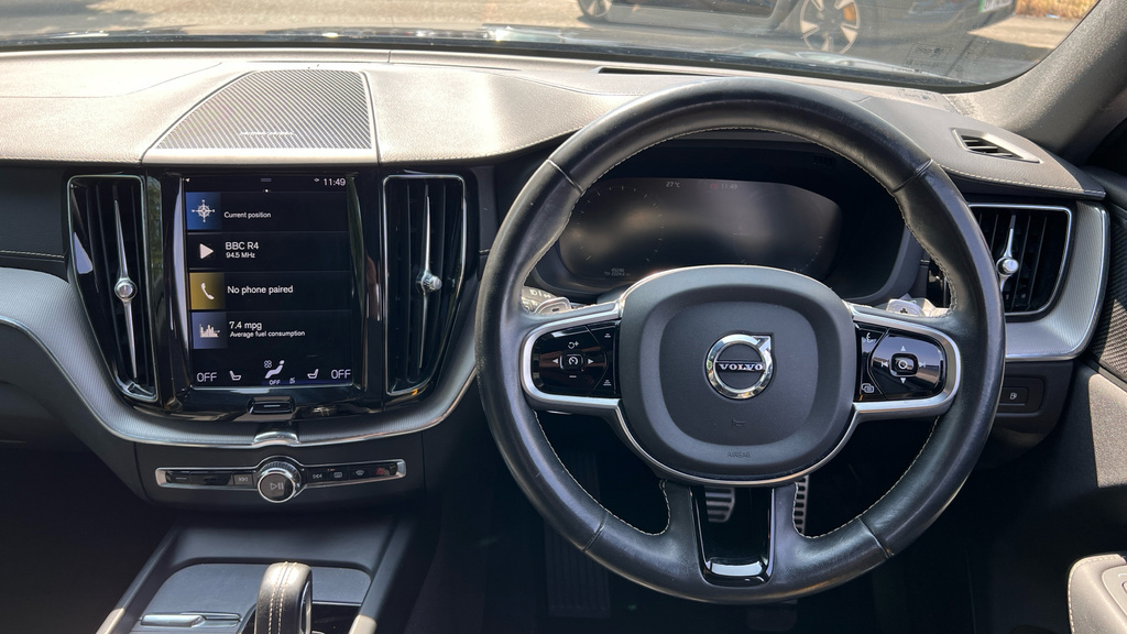 Volvo XC60 T5 Momentum Pro Red #25