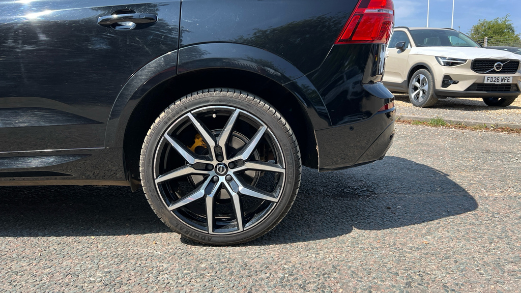 Volvo XC60 T5 Momentum Pro Red #23