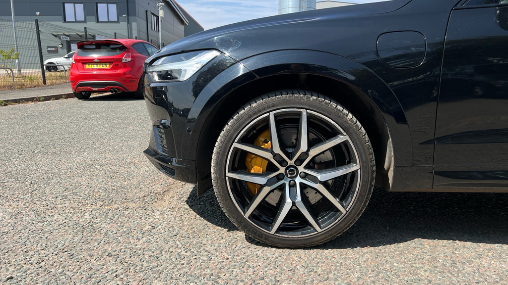 Volvo XC60 T5 Momentum Pro Red #22