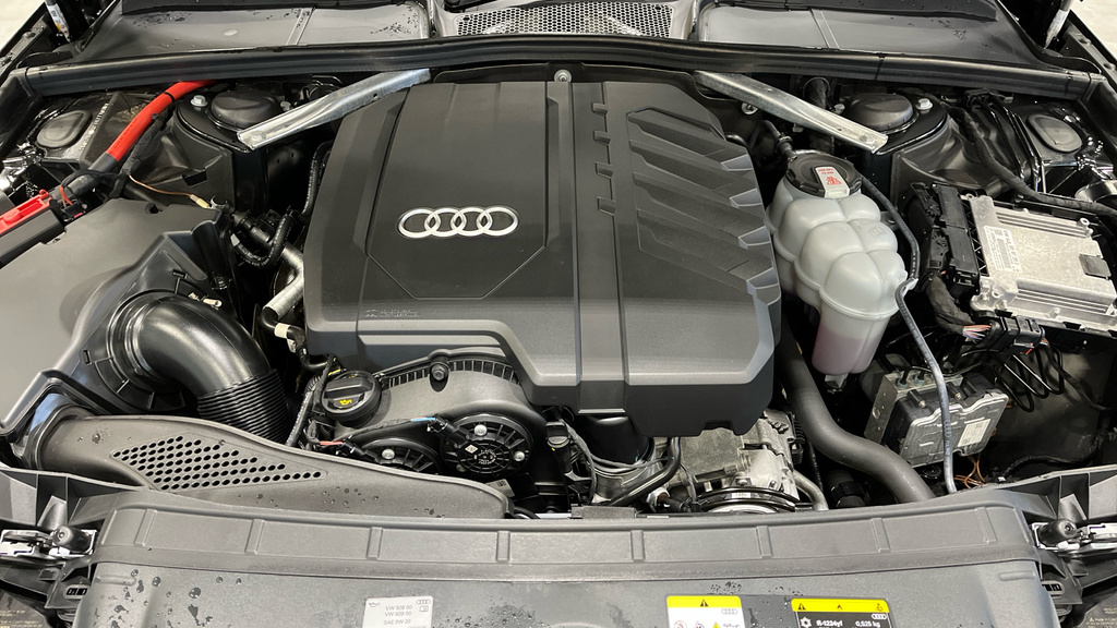 Audi A4 Avant Black Edition 40 Tfsi 204 Ps S Tronic Black #22