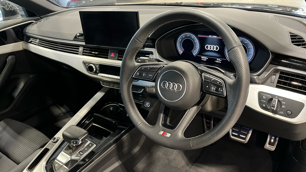 Audi A4 Avant Black Edition 40 Tfsi 204 Ps S Tronic Black #9