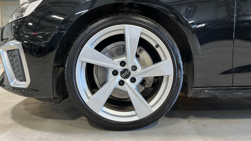 Audi A4 Avant Black Edition 40 Tfsi 204 Ps S Tronic Black #24