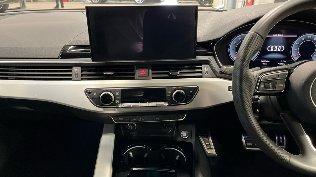 Audi A4 Avant Black Edition 40 Tfsi 204 Ps S Tronic Black #12