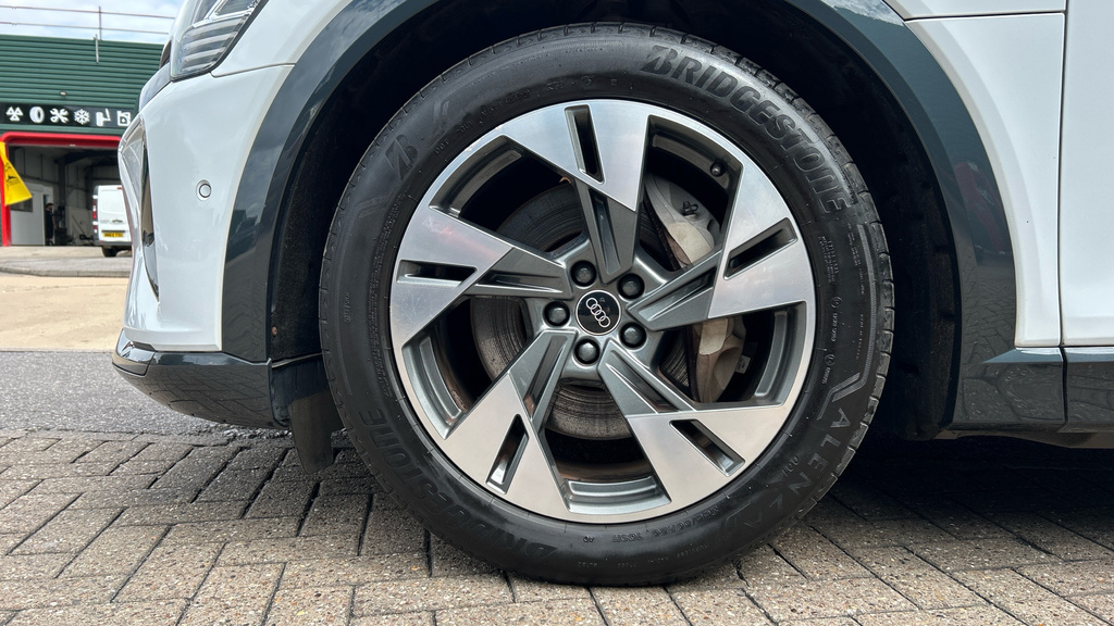 Audi Q8 e tron Vorsprung 50 E-tron Quattro 250,00 Kw Black #21