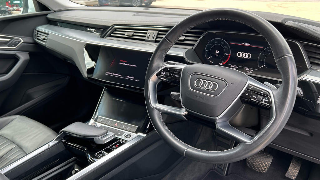 Audi Q8 e tron Vorsprung 50 E-tron Quattro 250,00 Kw Black #9