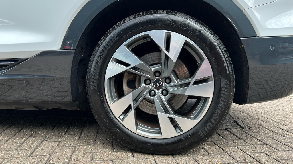 Audi Q8 e tron Vorsprung 50 E-tron Quattro 250,00 Kw Black #22