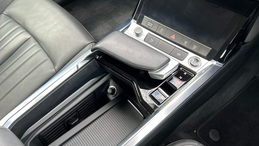 Audi Q8 e tron Vorsprung 50 E-tron Quattro 250,00 Kw Black #28