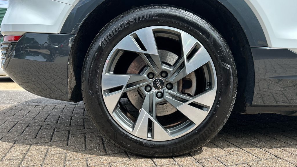 Audi Q8 e tron Vorsprung 50 E-tron Quattro 250,00 Kw Black #23